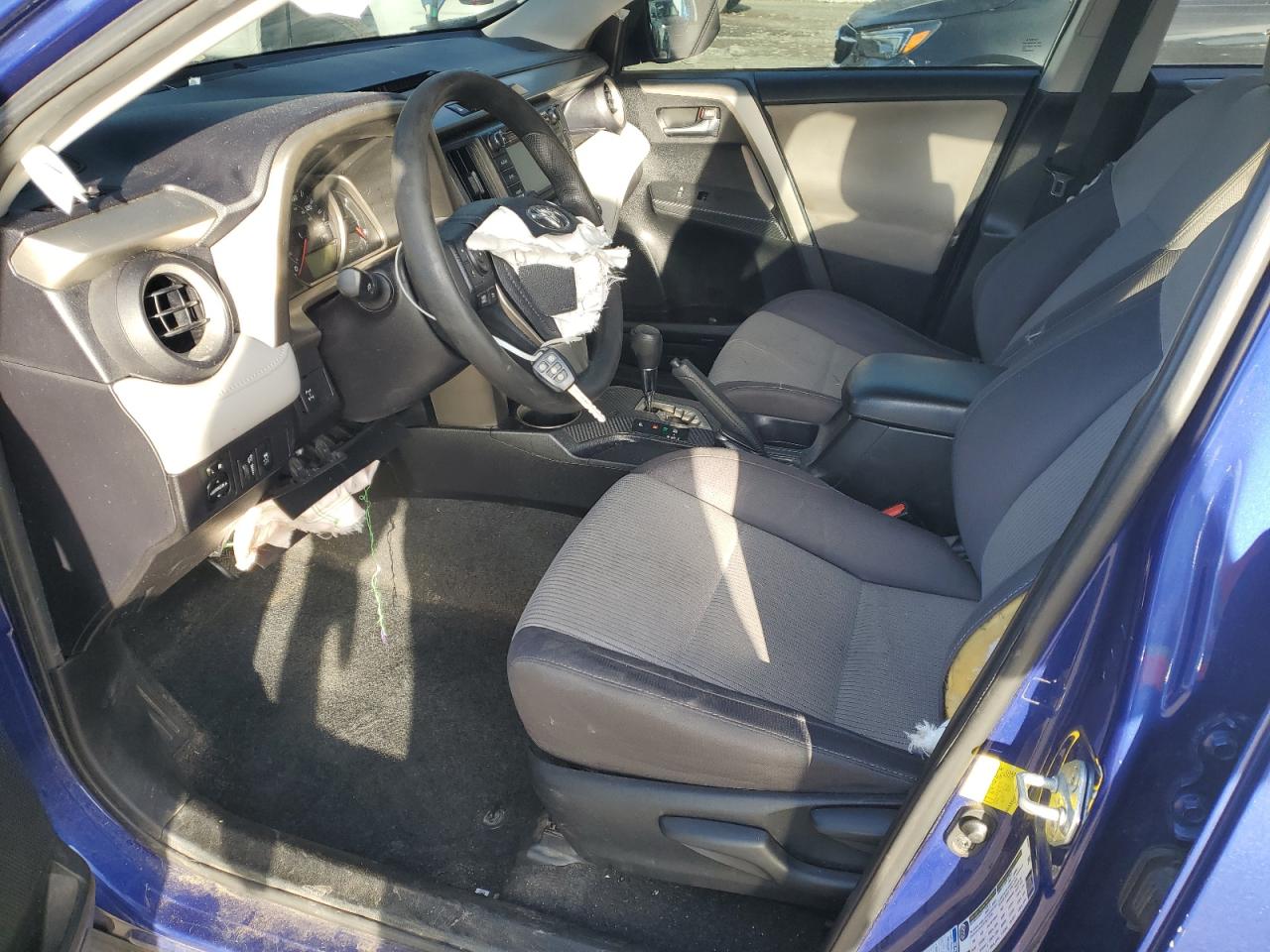 2015 Toyota Rav4 Xle VIN: 2T3RFREV0FW299184 Lot: 92810675