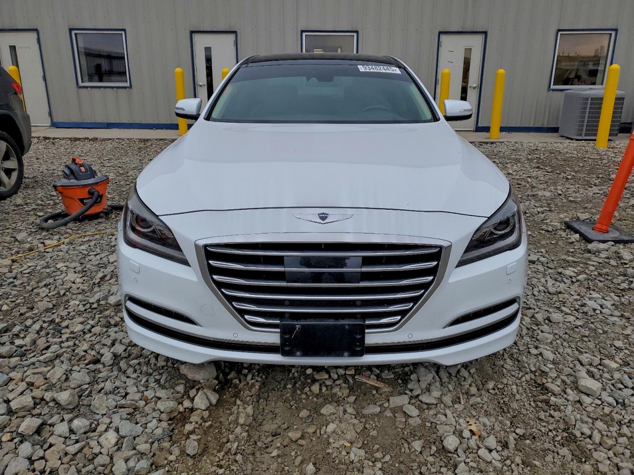 2015 Hyundai Genesis 3.8L VIN: KMHGN4JE0FU018433 Lot: 93482445