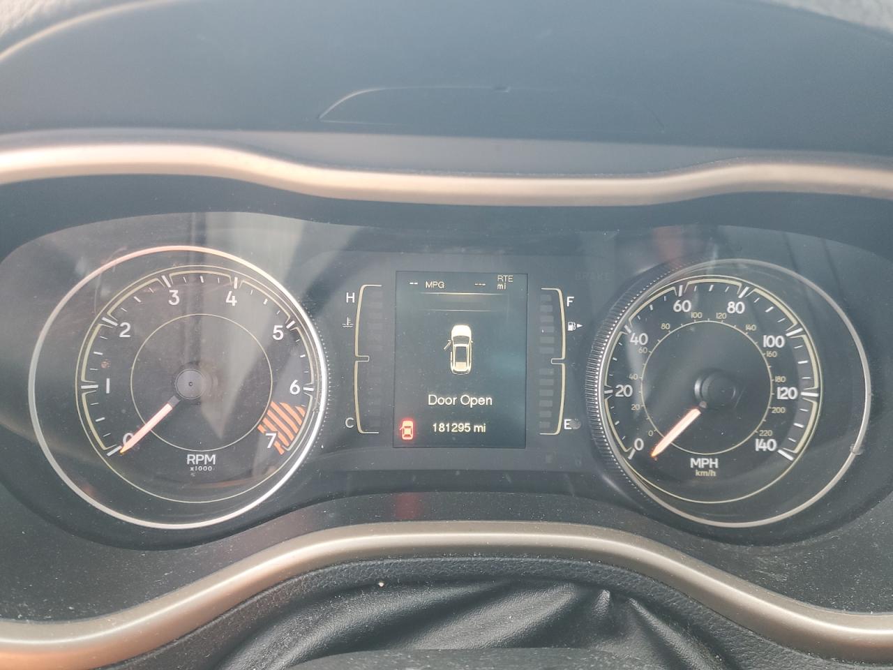 2014 Jeep Cherokee Latitude VIN: 1C4PJLCB2EW205866 Lot: 92249675