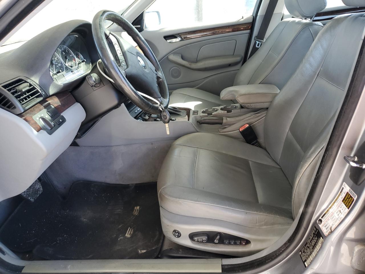 2005 BMW 330 I VIN: WBAEV53465KM40560 Lot: 92232365