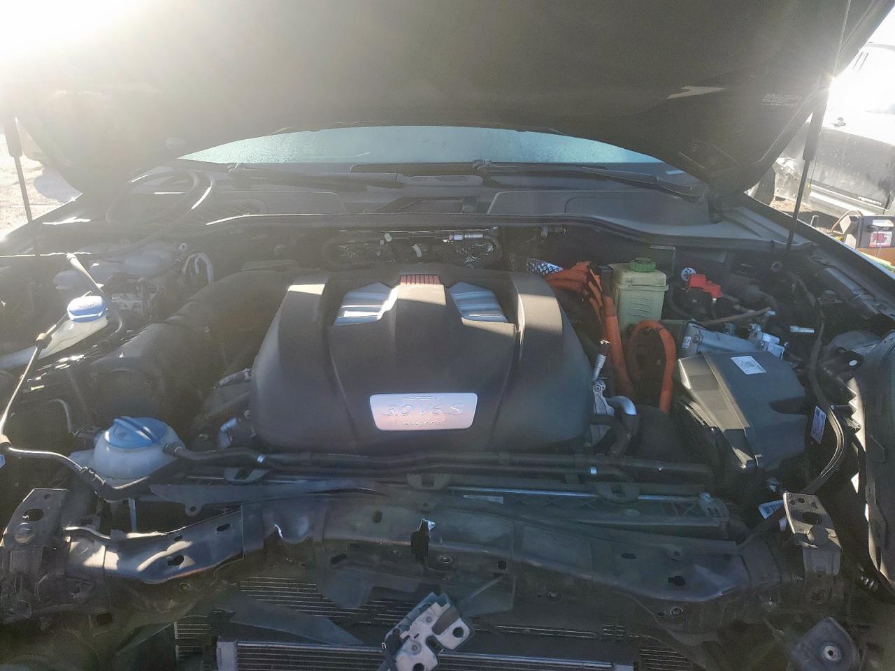 2017 Porsche Cayenne Se Hybrid Platinum VIN: WP1AE2A21HLA73954 Lot: 92122435