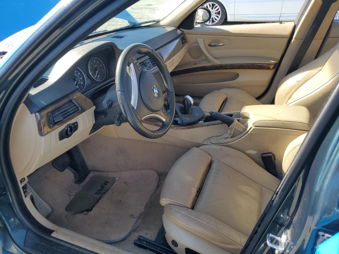 Фото: WBAVA33527PV64260