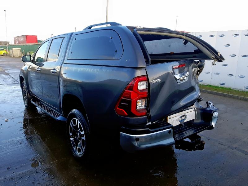 2025 TOYOTA HILUX INVINCIBLE D-4D 4WD 