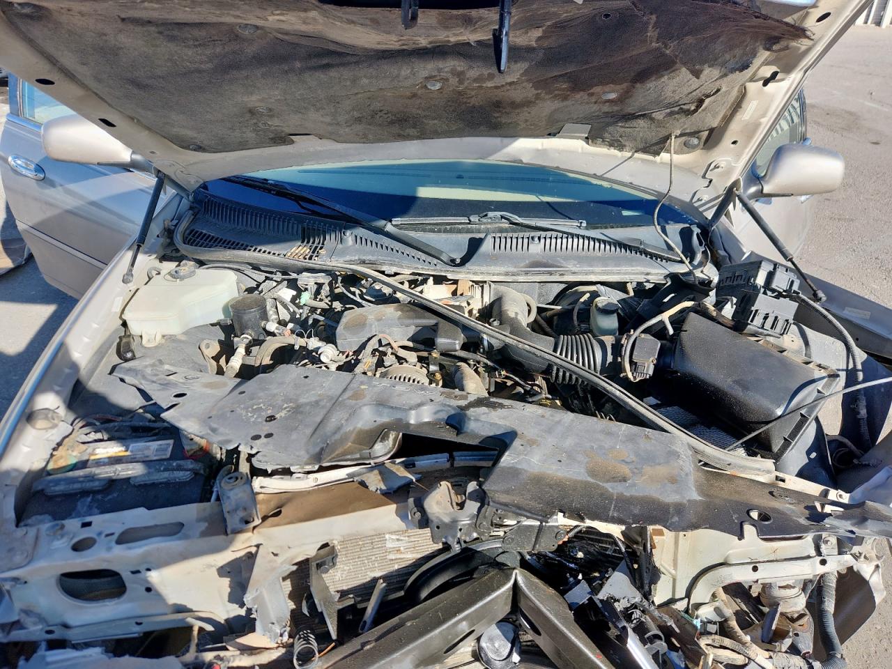 2001 Lincoln Town Car Signature VIN: 1LNHM82W51Y607274 Lot: 92102485