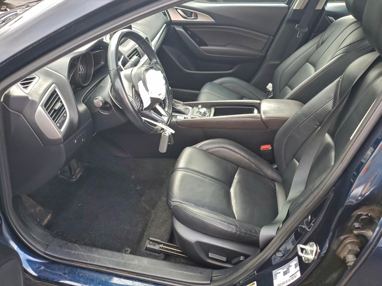 2018 Mazda 3 Touring VIN: 3MZBN1V36JM226543 Lot: 94028195