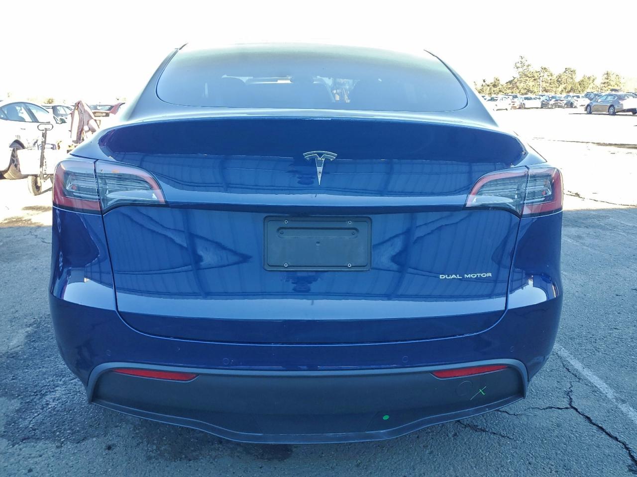 2022 Tesla Model Y VIN: 7SAYGDEE2NF421899 Lot: 92754255