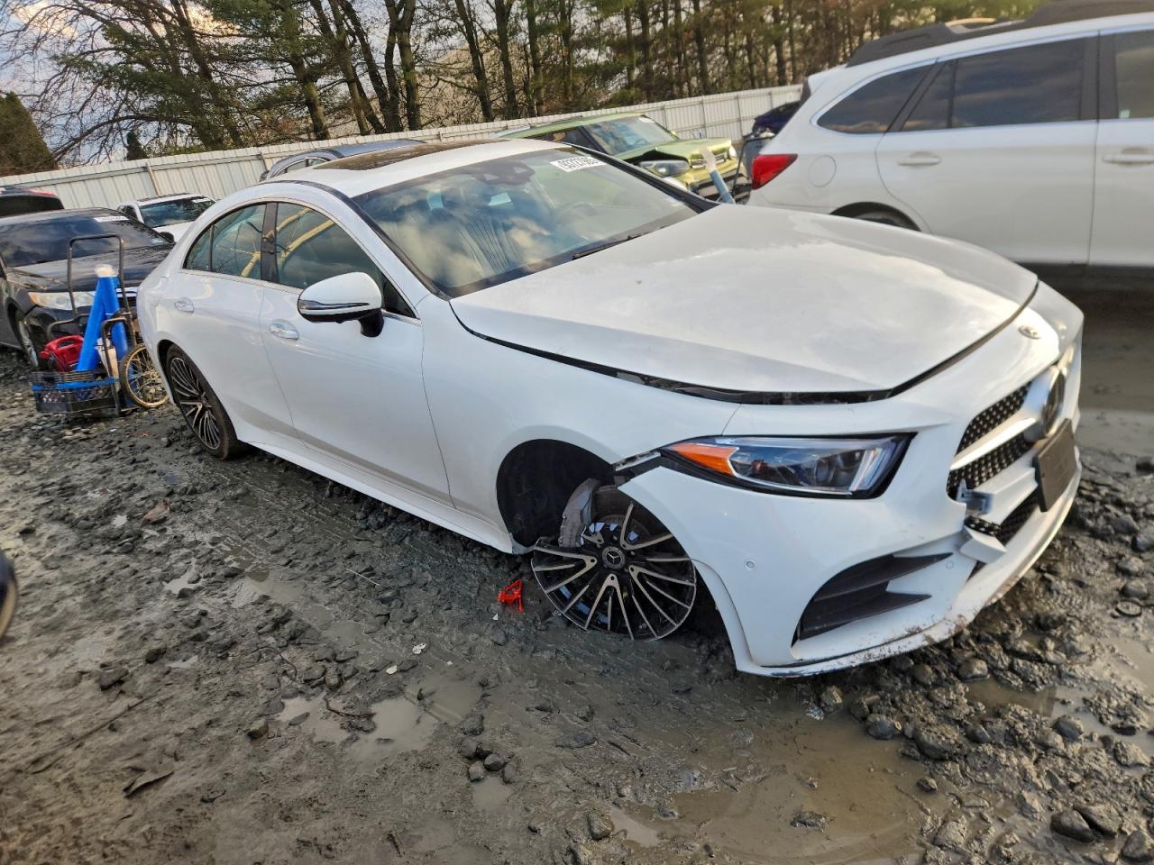 Фото: WDD2J5KB6KA036280