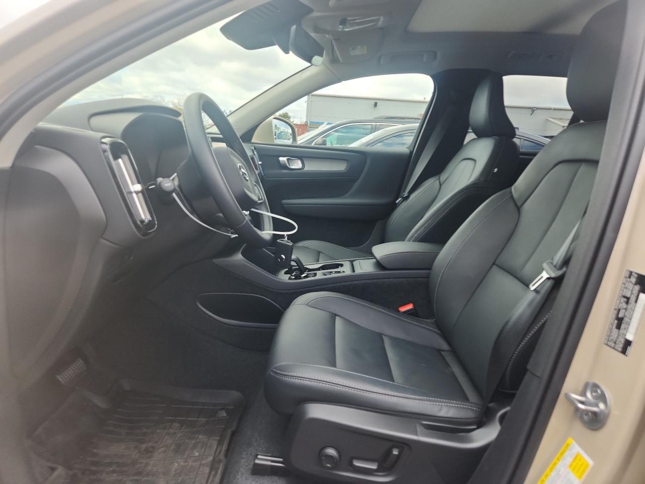 2025 Volvo Xc40 Core VIN: YV4L12UJ3S2600136 Lot: 91455235