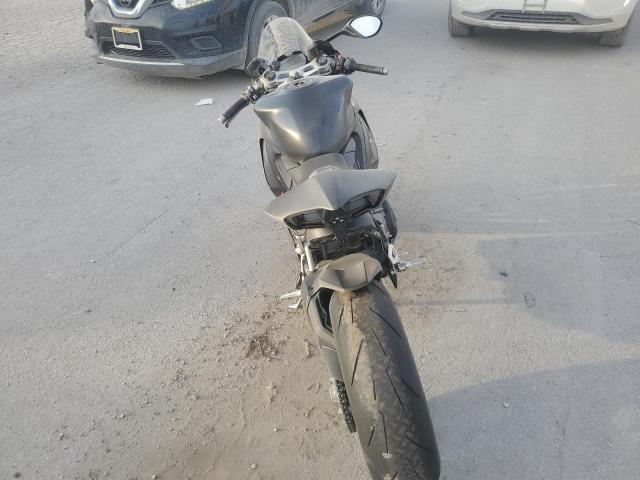 2025 DUCATI PANIGALE V2  