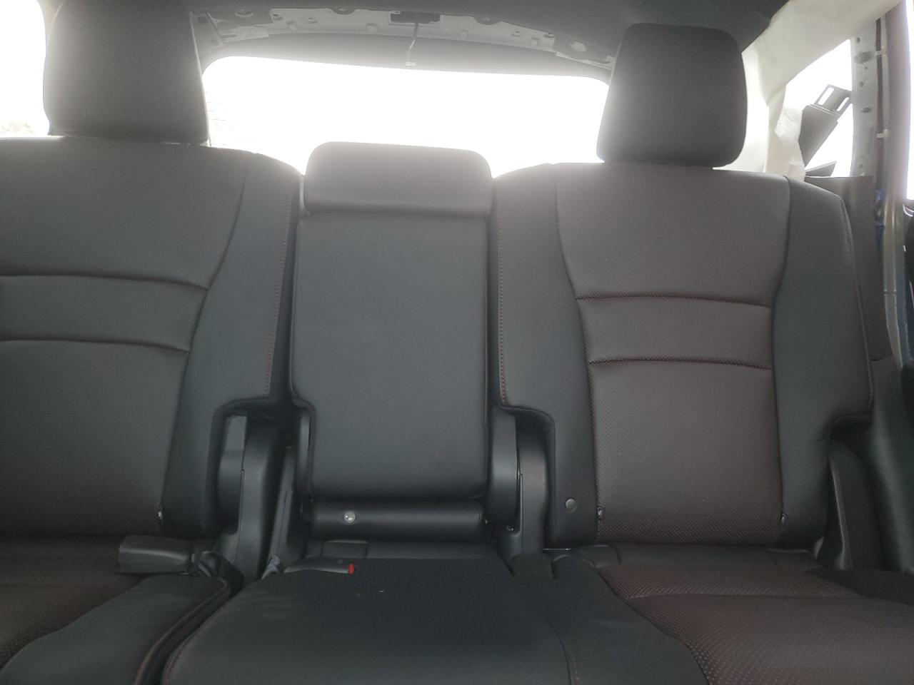 2024 Honda Passport Black Edition VIN: 5FNYF8H89RB012060 Lot: 92219765