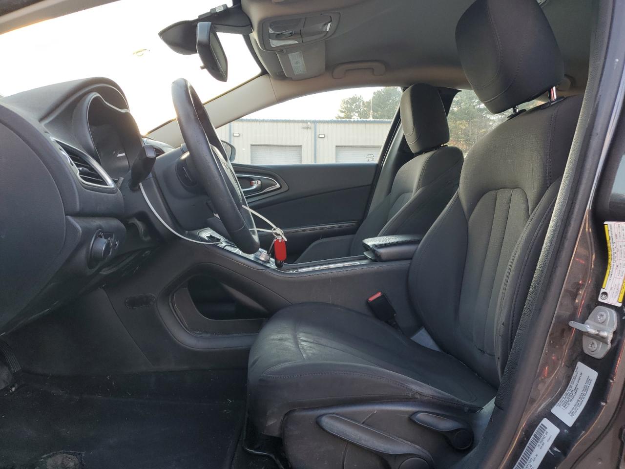 2015 Chrysler 200 Limited VIN: 1C3CCCAB3FN703940 Lot: 93250935