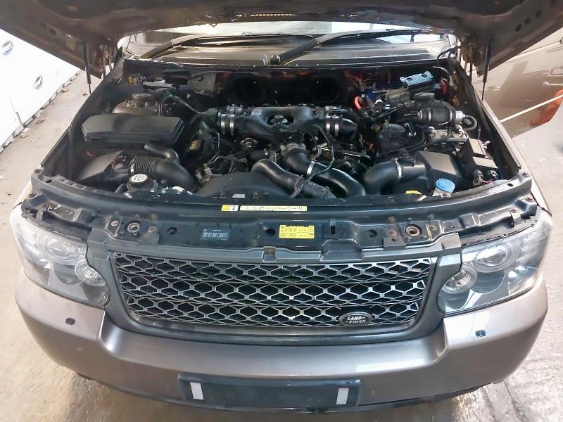 2011 LAND ROVER RANGE ROVER 4.4 TDV8 VOGUE 4DR AUTO