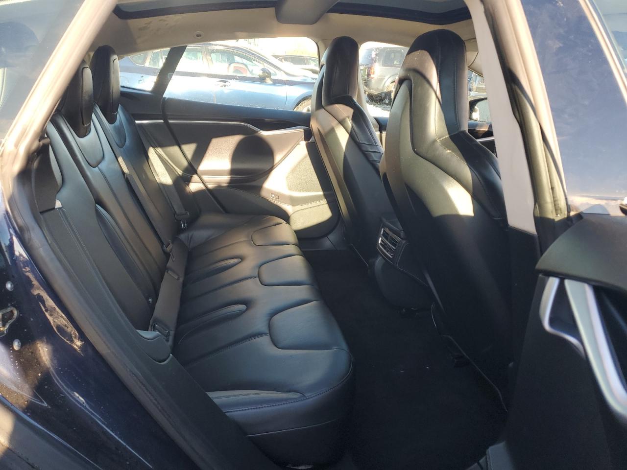 2015 Tesla Model S 85D VIN: 5YJSA1H2XFF084033 Lot: 89704805