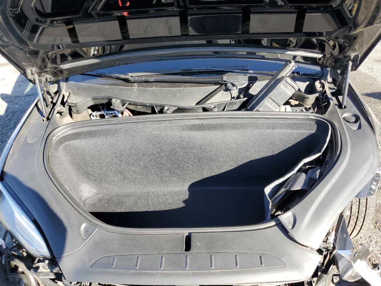 2018 Tesla Model X VIN: 5YJXCBE29JF135587 Lot: 92304075