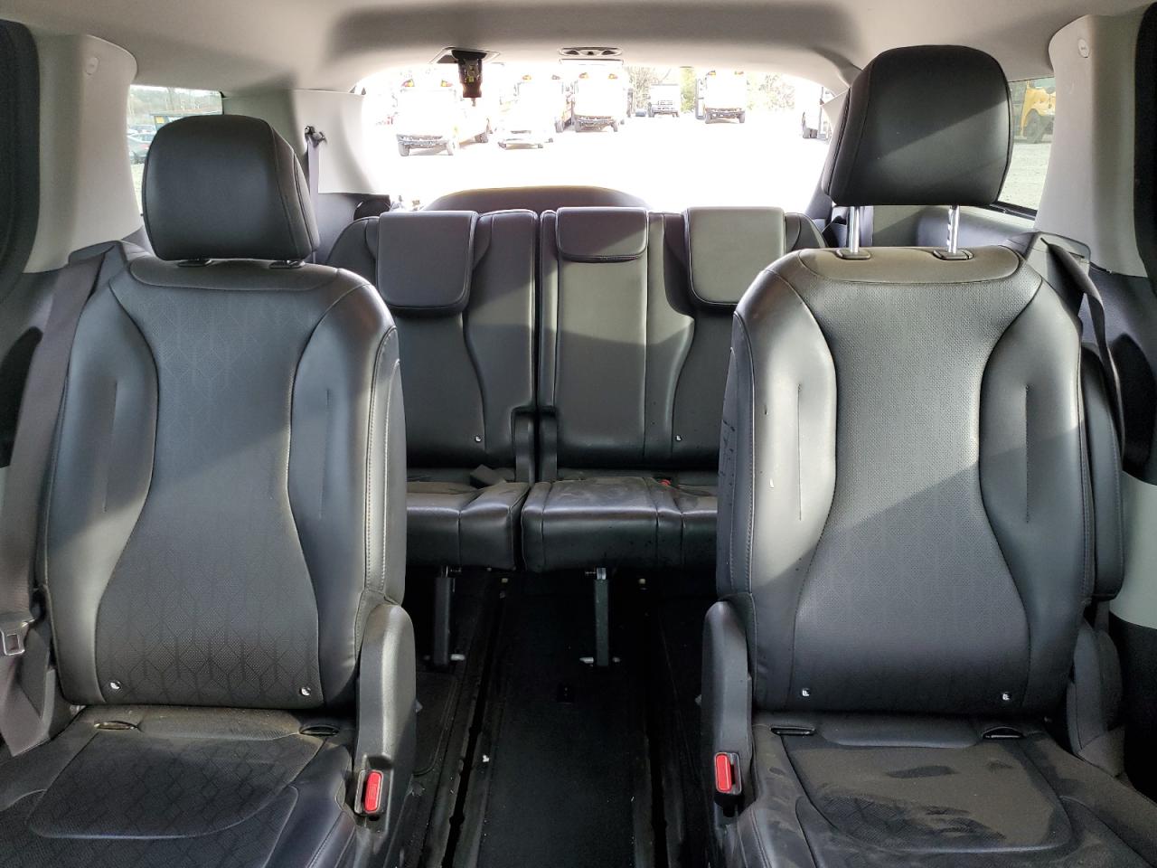 2022 Kia Carnival Lx VIN: KNDNB4H31N6110341 Lot: 92111135