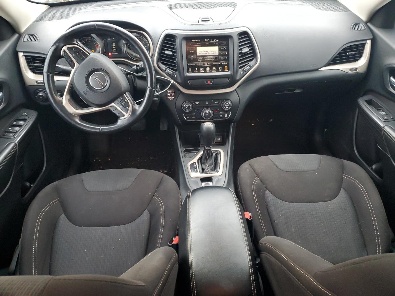 2016 Jeep Cherokee Latitude VIN: 1C4PJLCB8GW217409 Lot: 92240745