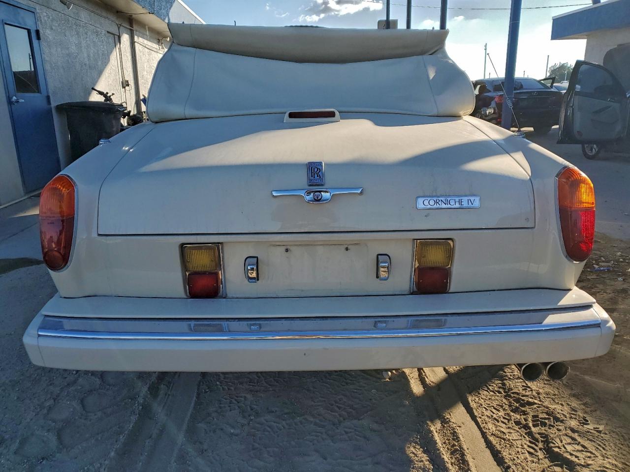 1994 Rolls-Royce Corniche Iv VIN: SCAZD02CXRCX50057 Lot: 93568245