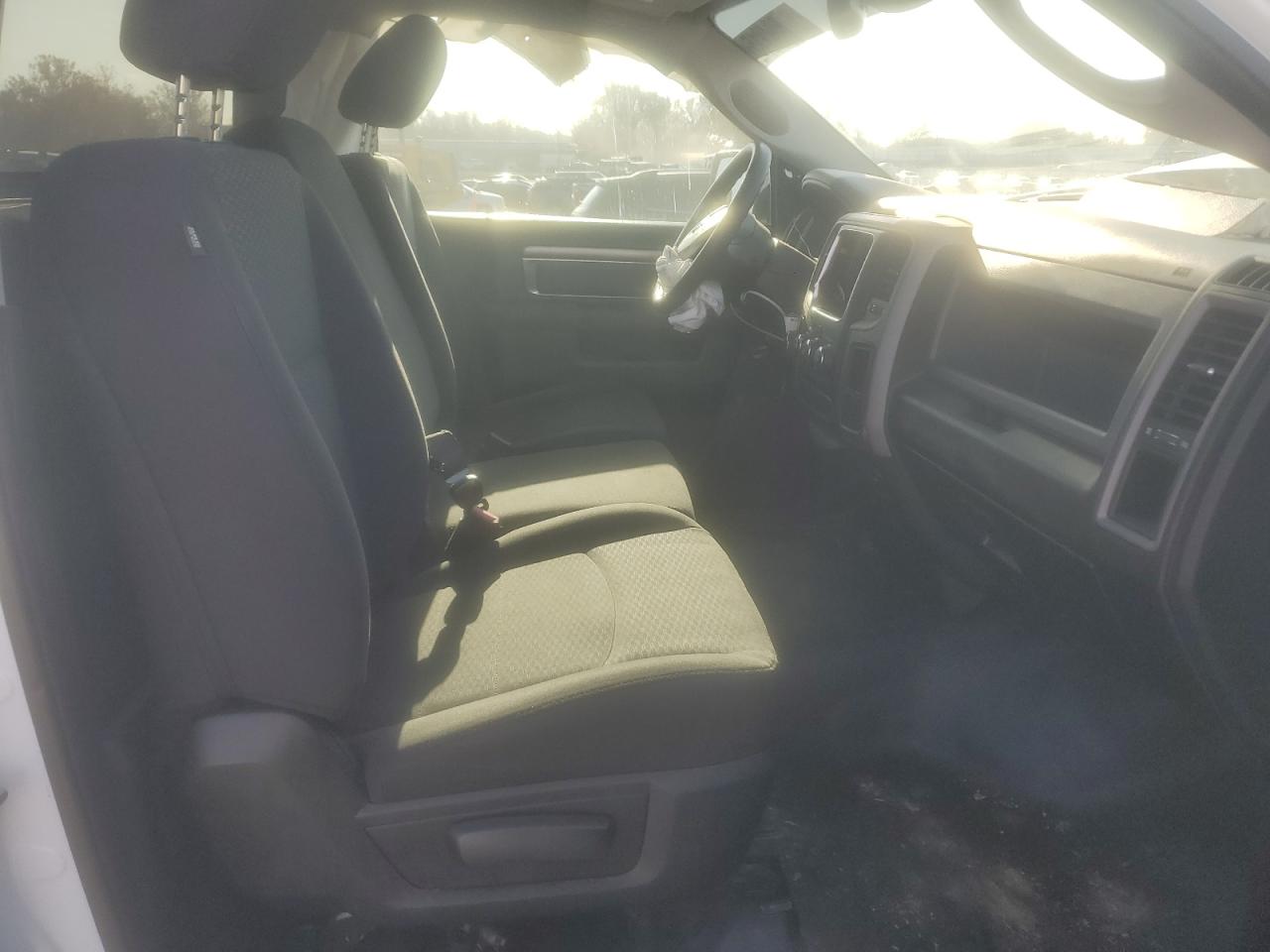 2019 Ram 1500 Classic Tradesman VIN: 3C6JR6DT5KG536059 Lot: 92504915