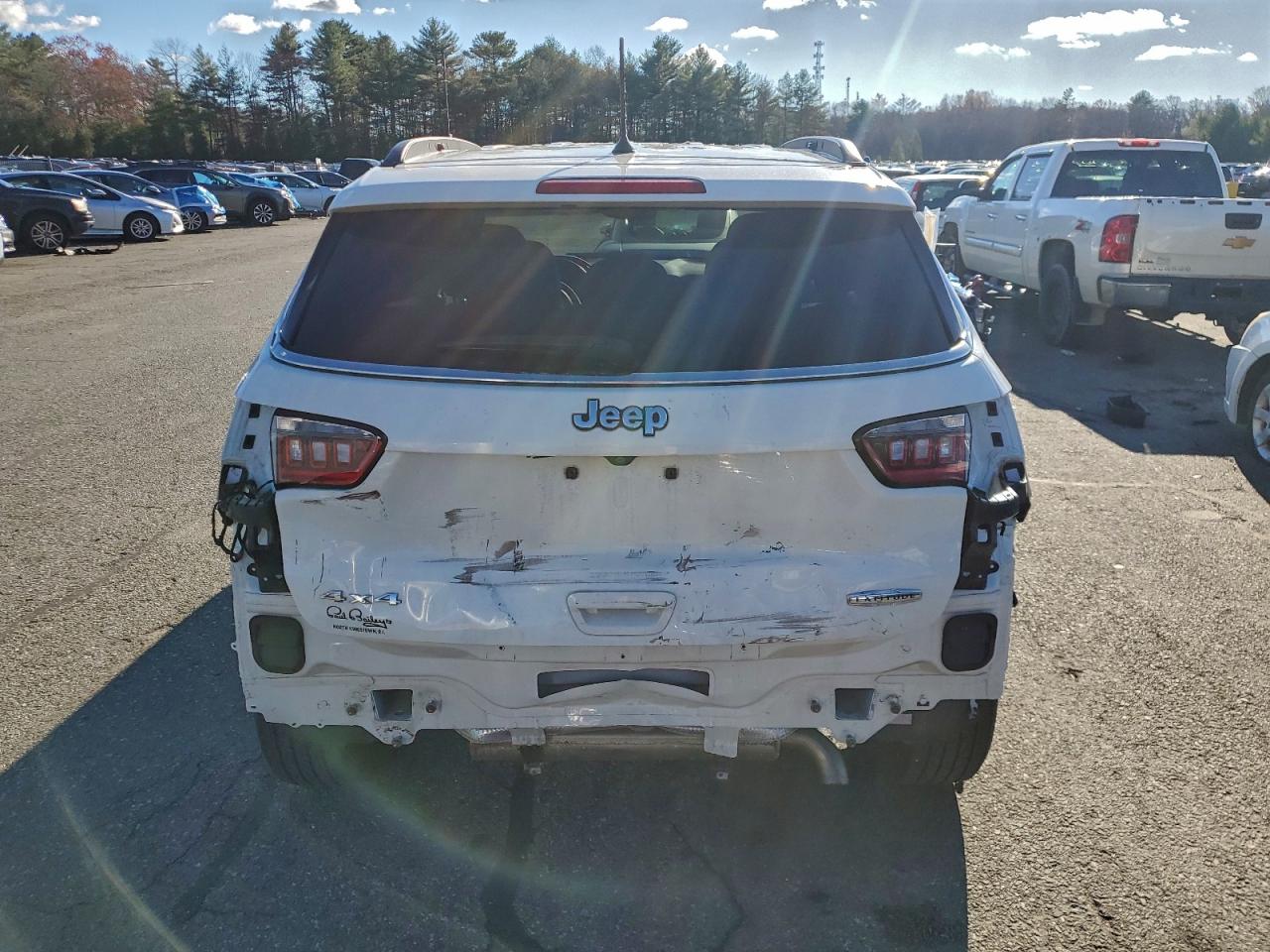 2018 Jeep Compass Latitude VIN: 3C4NJDBBXJT246602 Lot: 93911945