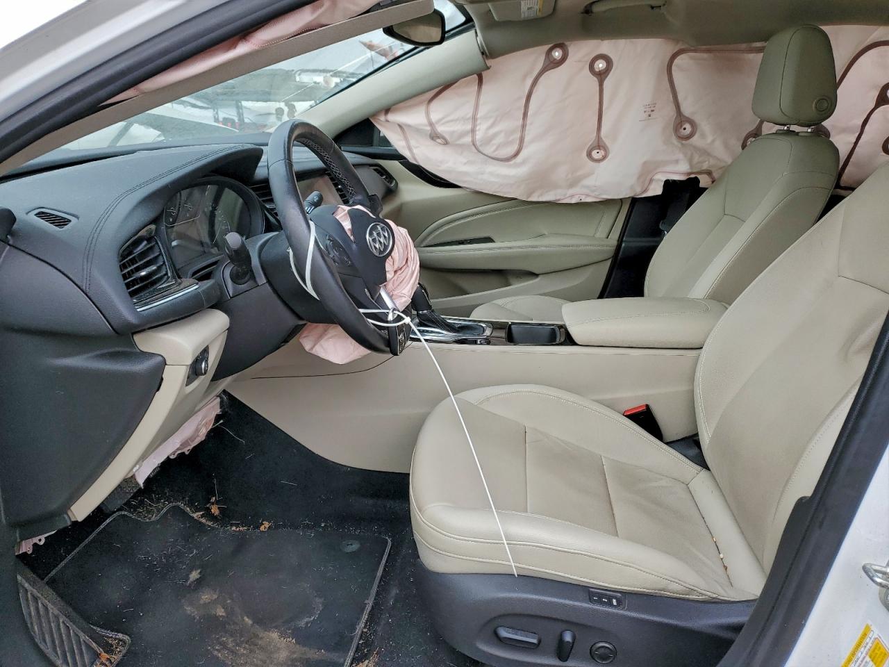 2019 Buick Regal Essence VIN: W04GP6SX5K1038810 Lot: 93228895