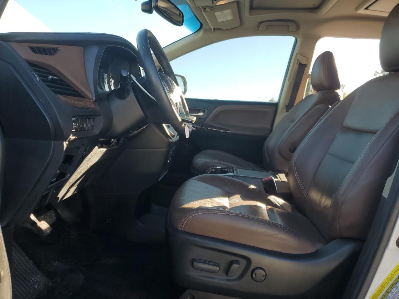 2016 Toyota Sienna Xle VIN: 5TDYK3DC0GS764716 Lot: 91001115