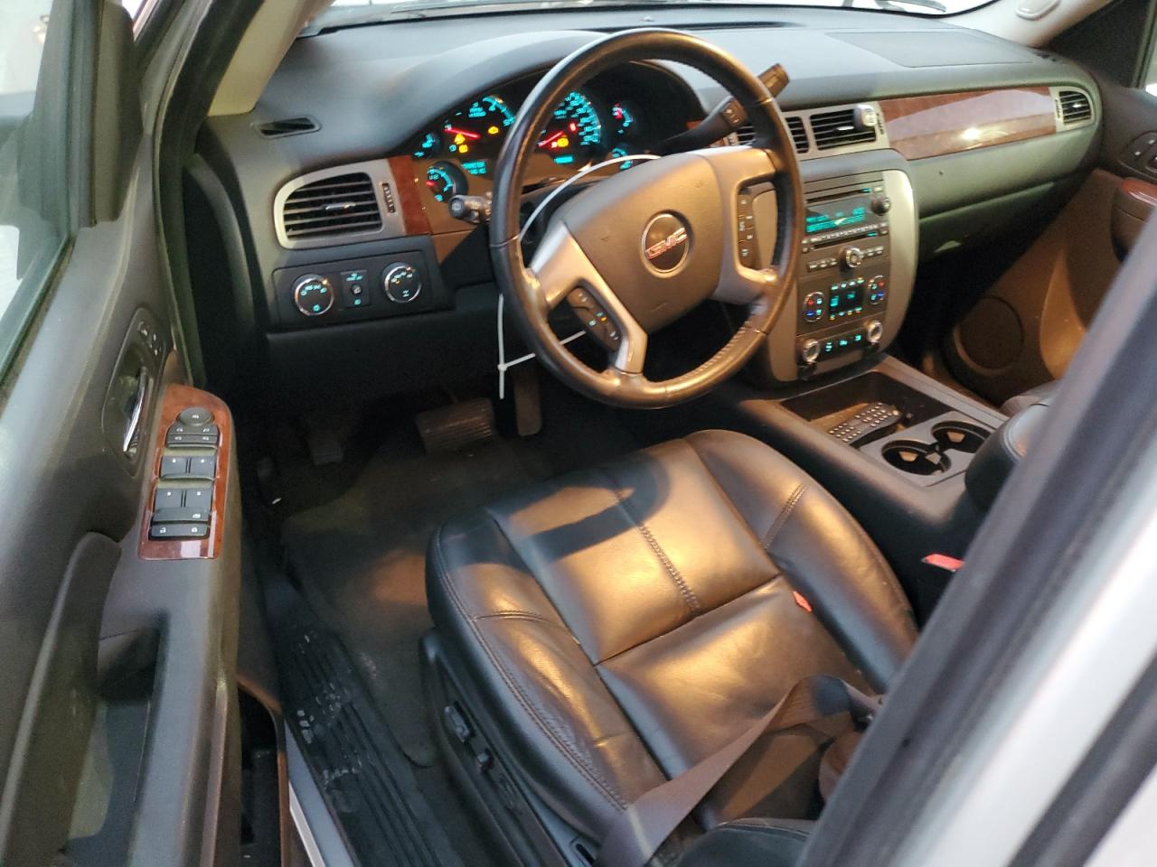 2010 GMC Yukon Xl K1500 Slt VIN: 1GKUKKE39AR195298 Lot: 90909075