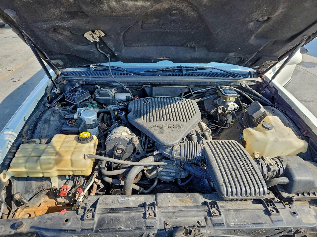 1995 Cadillac Fleetwood Base VIN: 1G6DW52P4SR708101 Lot: 85425645