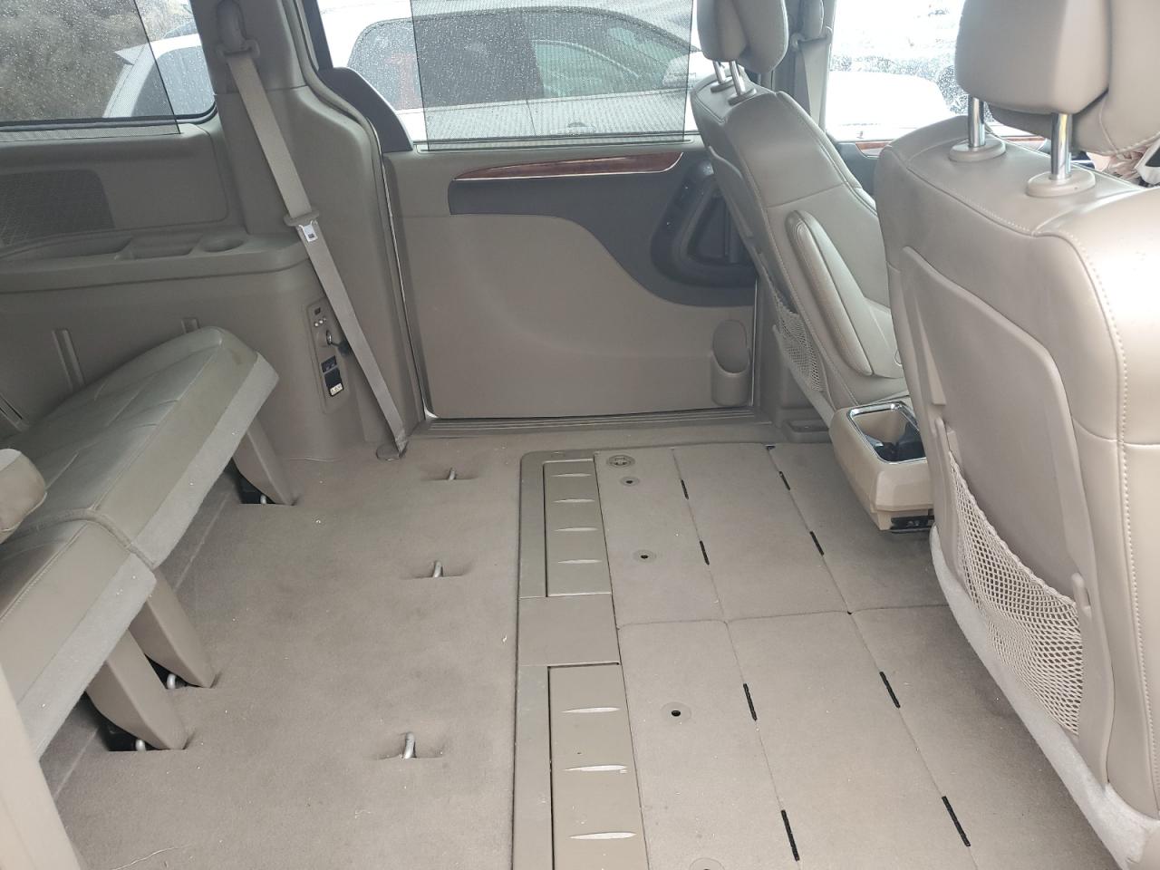 2015 Chrysler Town & Country Limited Platinum VIN: 2C4RC1GG2FR752787 Lot: 91739705