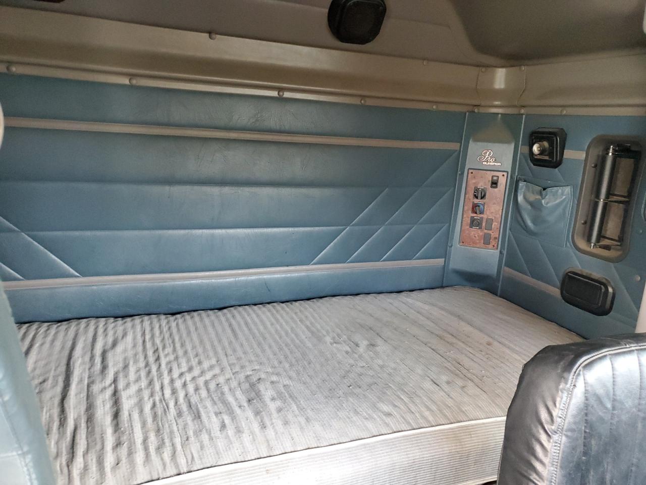 1999 International 9000 9400 VIN: 2HSFHAER1XC074201 Lot: 90575605