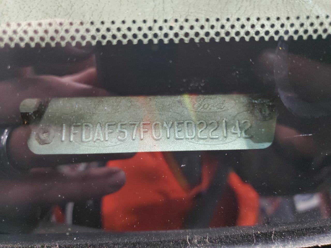 2000 Ford F550 Super Duty VIN: 1FDAF57F0YED22142 Lot: 91647445