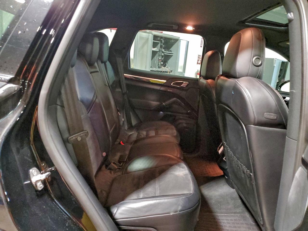 2017 Porsche Cayenne Se Hybrid Platinum VIN: WP1AE2A2XHLA74620 Lot: 94098305