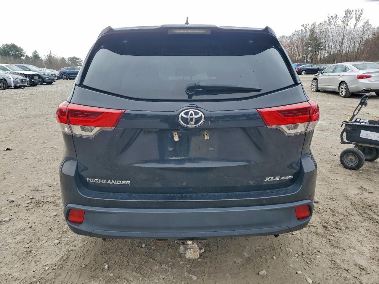 2018 Toyota Highlander Se VIN: 5TDJZRFH5JS811478 Lot: 93406645