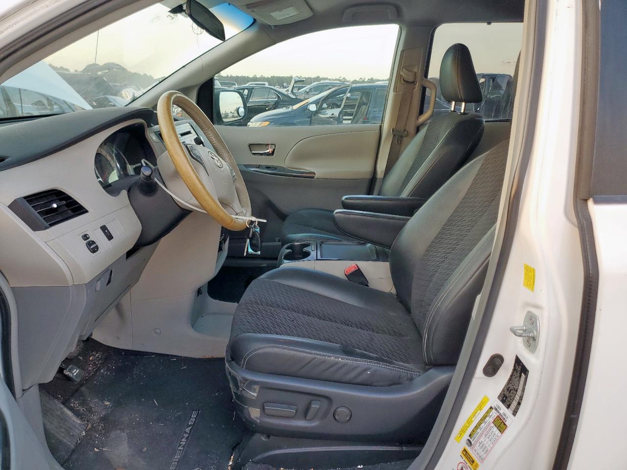 2011 Toyota Sienna Sport VIN: 5TDXK3DC6BS045961 Lot: 93321765