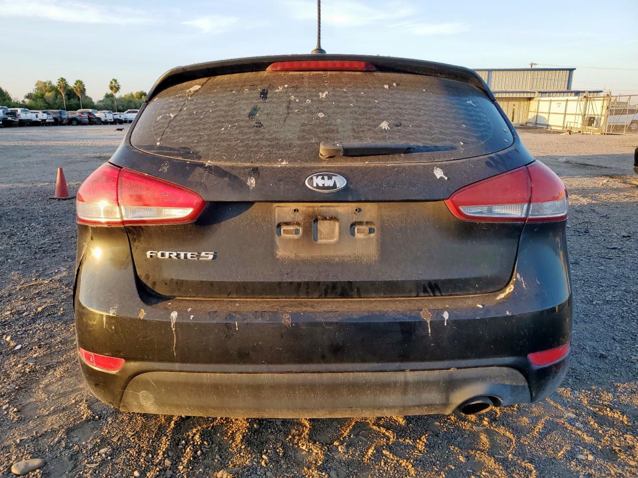 2017 Kia Forte Lx VIN: KNAFK5A84H5721553 Lot: 90840985