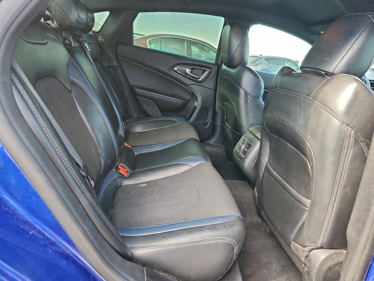 2015 Chrysler 200 S VIN: 1C3CCCDG5FN512172 Lot: 93343185