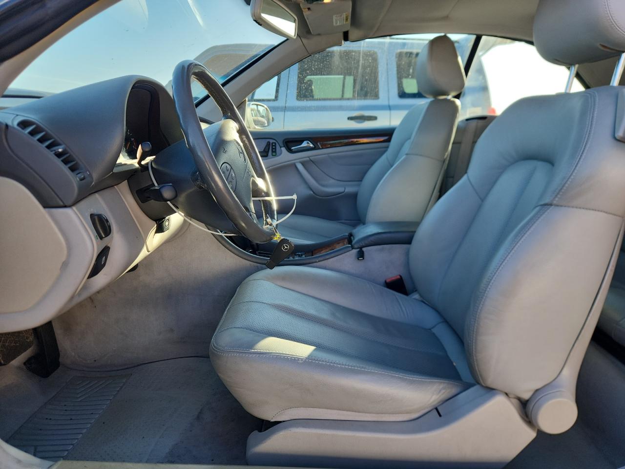 2000 Mercedes-Benz Clk 320 VIN: WDBLK65G2YT029086 Lot: 92126855