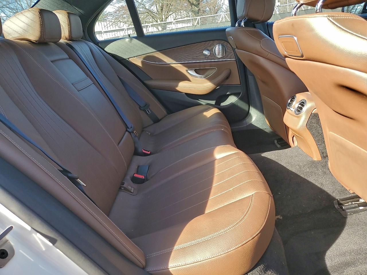 2018 Mercedes-Benz E 300 VIN: WDDZF4JB3JA477780 Lot: 93072585