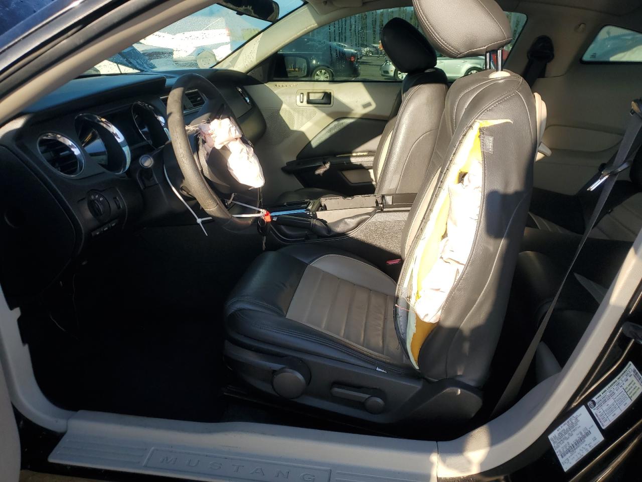 2011 Ford Mustang VIN: 1ZVBP8AM4B5135649 Lot: 92935585