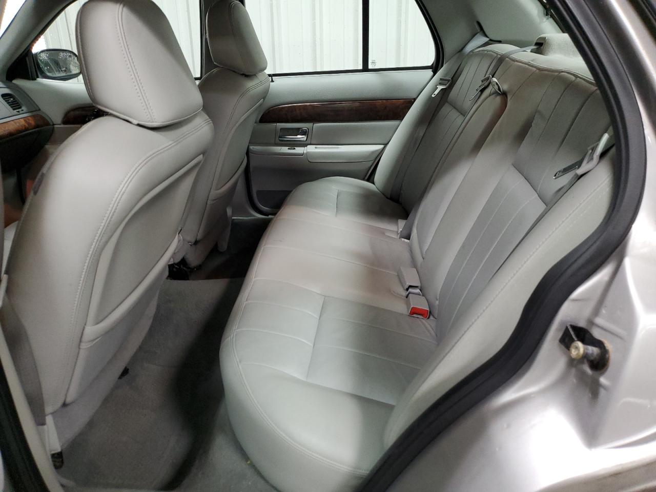 2005 Mercury Grand Marquis Ls VIN: 2MEHM75W25X667818 Lot: 92708385