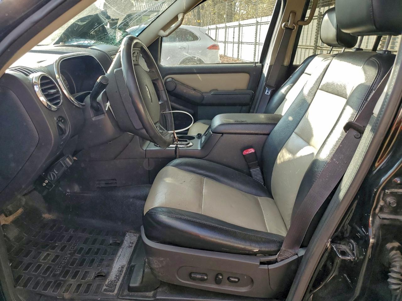 2007 Ford Explorer Sport Trac Limited VIN: 1FMEU33867UA70467 Lot: 93762305