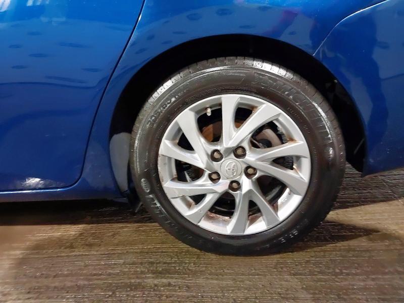 2016 TOYOTA AURIS BUSI