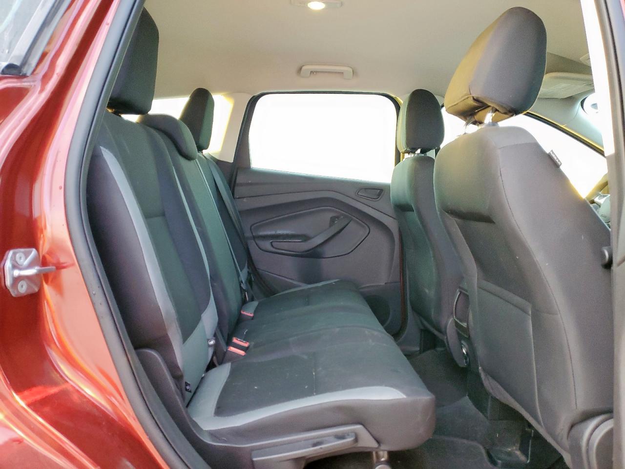 2015 Ford Escape S VIN: 1FMCU0F7XFUB80462 Lot: 90706555