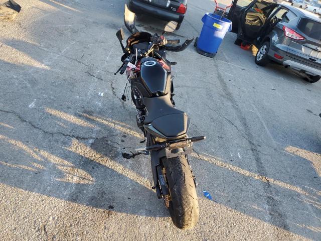 2025 SUZUKI GSX800 F  