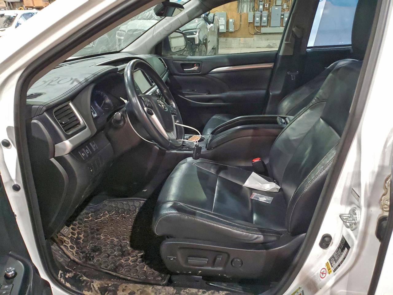 2017 Toyota Highlander Se VIN: 5TDJZRFH5HS451381 Lot: 92926265