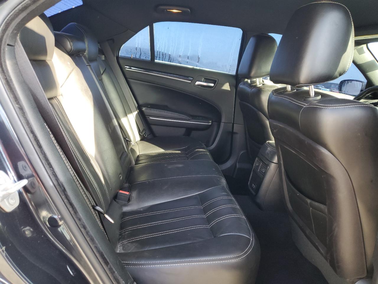 2019 Chrysler 300 S VIN: 2C3CCAGGXKH698357 Lot: 92730775