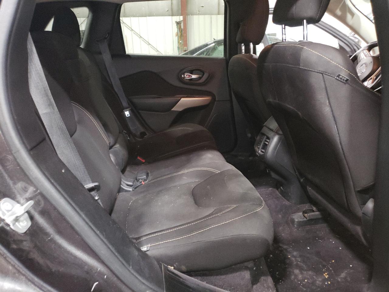 2017 Jeep Cherokee Latitude VIN: 1C4PJMCB2HW664096 Lot: 92411475