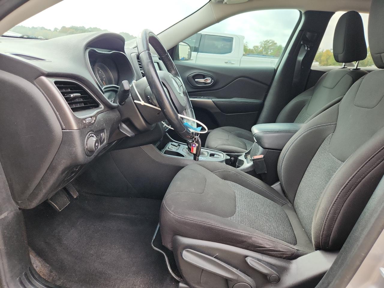 2019 Jeep Cherokee Latitude VIN: 1C4PJLCB2KD487613 Lot: 91824905