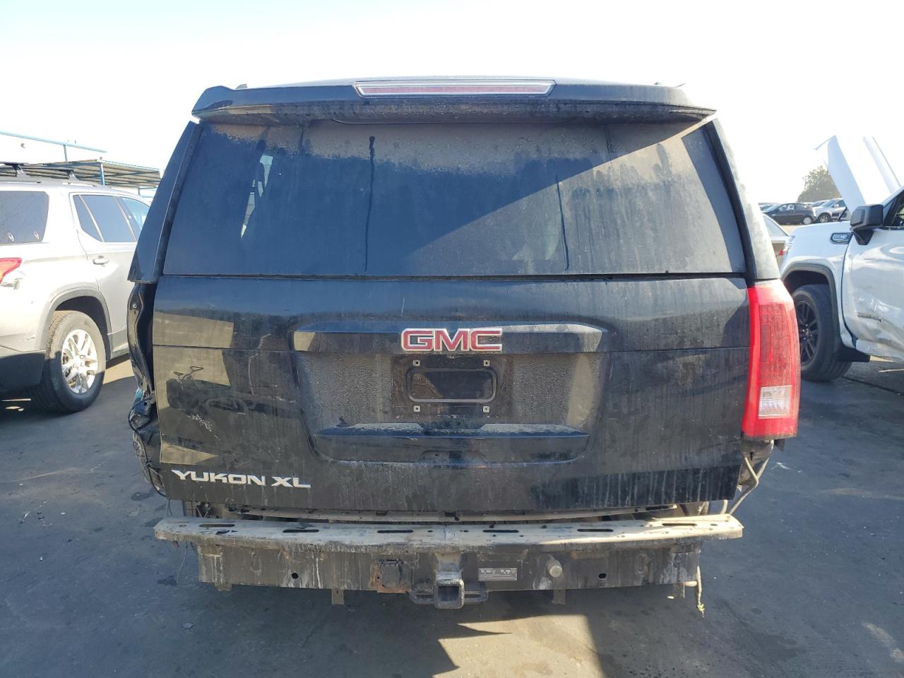 2015 GMC Yukon Xl C1500 Slt VIN: 1GKS1HKC0FR240136 Lot: 91107345