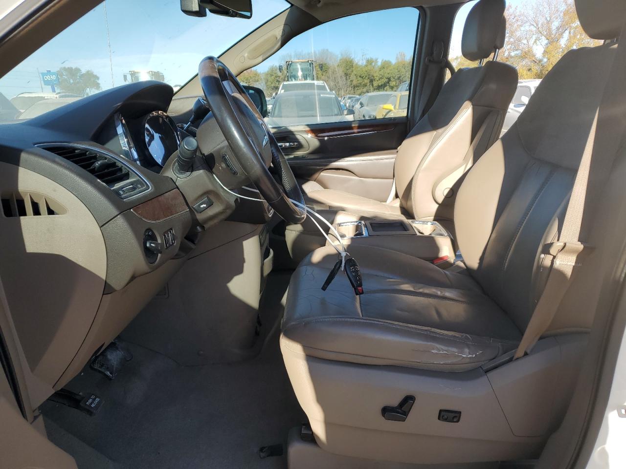 2011 Chrysler Town & Country Limited VIN: 2A4RR6DG1BR666438 Lot: 91847525