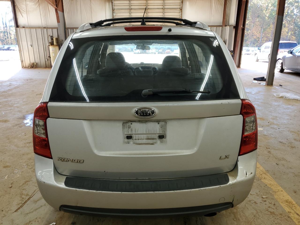 2007 Kia Rondo Base VIN: KNAFG525977037879 Lot: 90603625